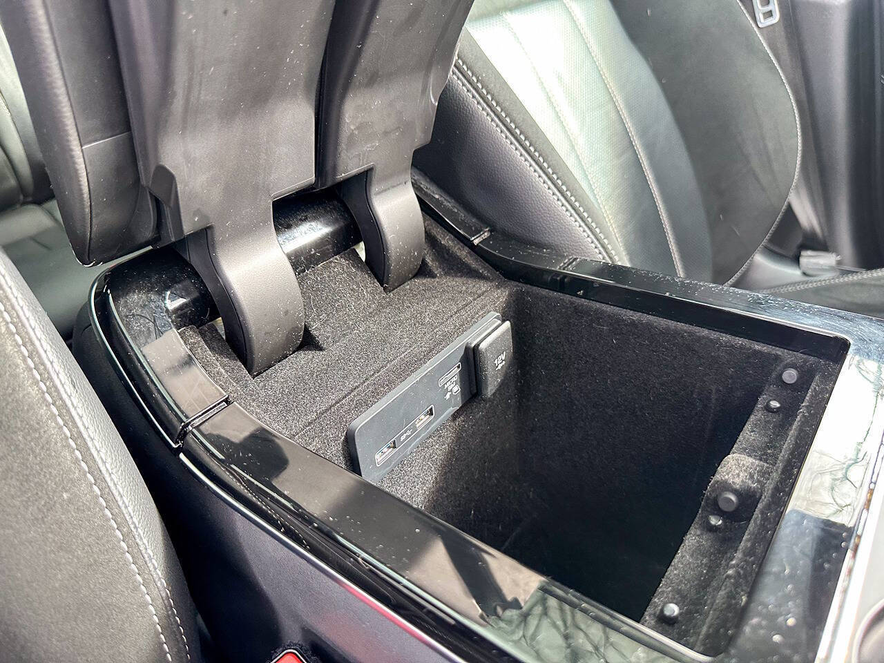 2019 Land Rover Range Rover Velar P250 R Dynamic SE AWD 4dr SUV