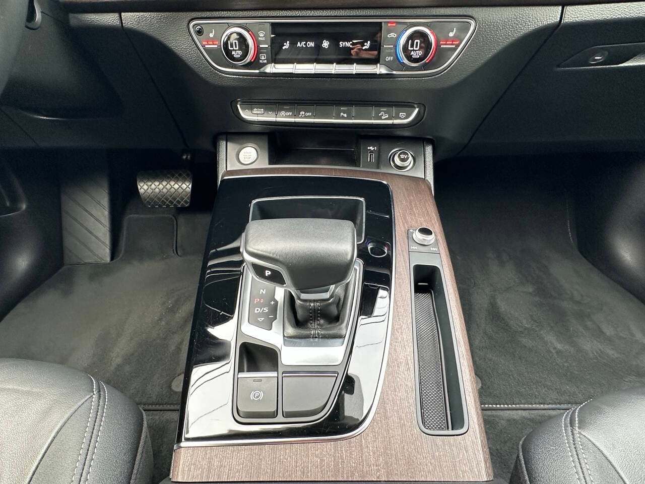 2021 Audi Q5 quattro Premium 45 TFSI AWD 4dr SUV