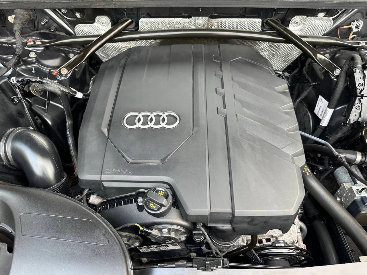 2022 Audi Q5 quattro S line Prem Plus 45 TFSI AWD Premium 4dr SUV