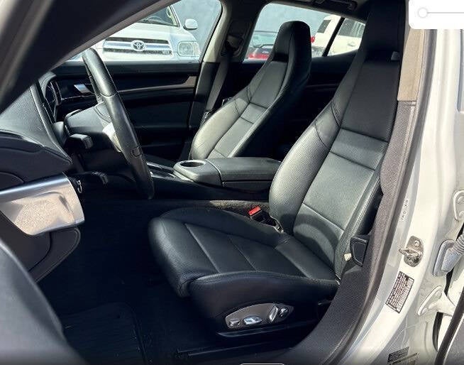 2013 Porsche Panamera 4 AWD 4dr Sedan