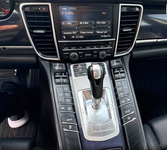 2013 Porsche Panamera 4 AWD 4dr Sedan