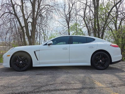 2013 Porsche Panamera 4 AWD 4dr Sedan