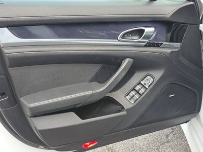 2013 Porsche Panamera 4 AWD 4dr Sedan