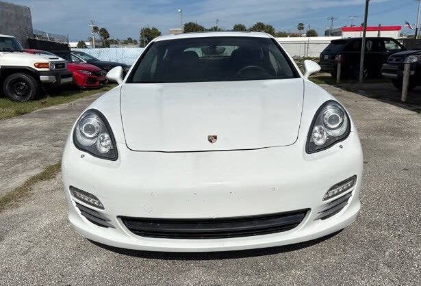 2013 Porsche Panamera 4 AWD 4dr Sedan