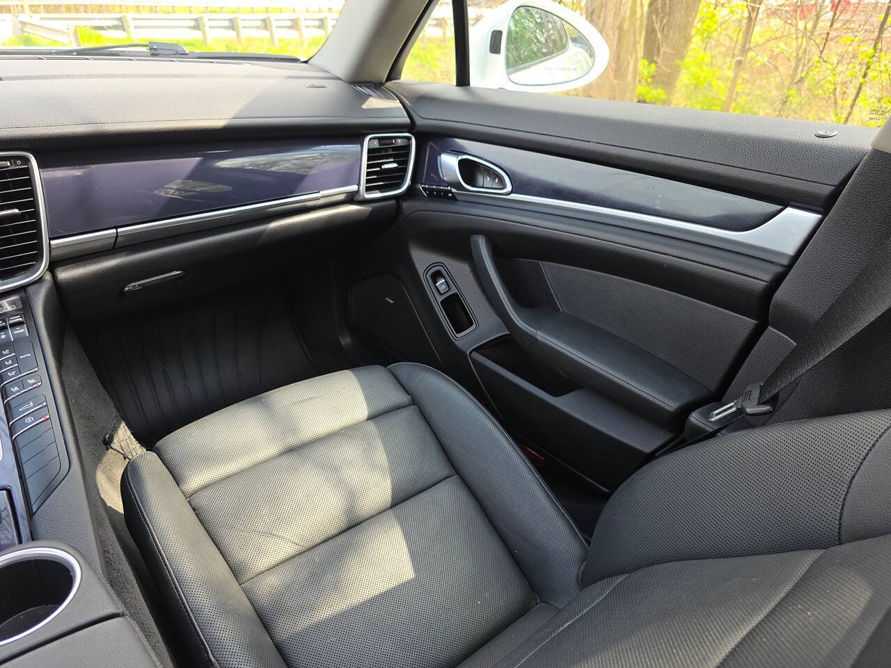 2013 Porsche Panamera 4 AWD 4dr Sedan