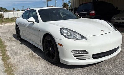 2013 Porsche Panamera 4 AWD 4dr Sedan