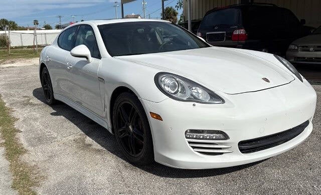 2013 Porsche Panamera 4 AWD 4dr Sedan