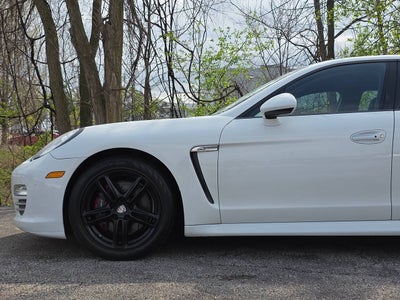 2013 Porsche Panamera 4 AWD 4dr Sedan
