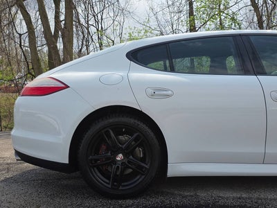 2013 Porsche Panamera 4 AWD 4dr Sedan