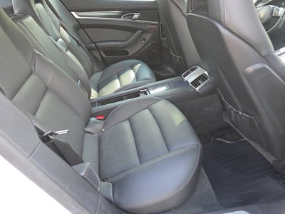 2013 Porsche Panamera 4 AWD 4dr Sedan