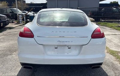 2013 Porsche Panamera 4 AWD 4dr Sedan