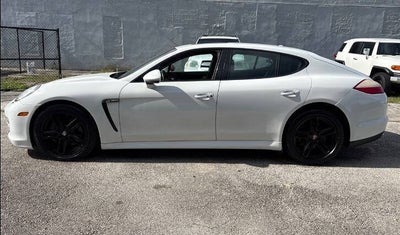 2013 Porsche Panamera 4 AWD 4dr Sedan