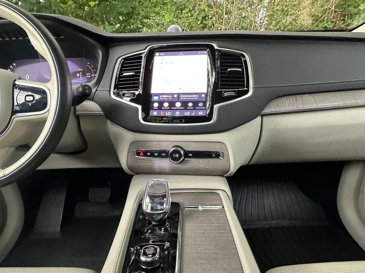 2023 Volvo XC90 Recharge T8 Ultimate Bright Theme 6P eAWD 6 Passenger 4dr SUV