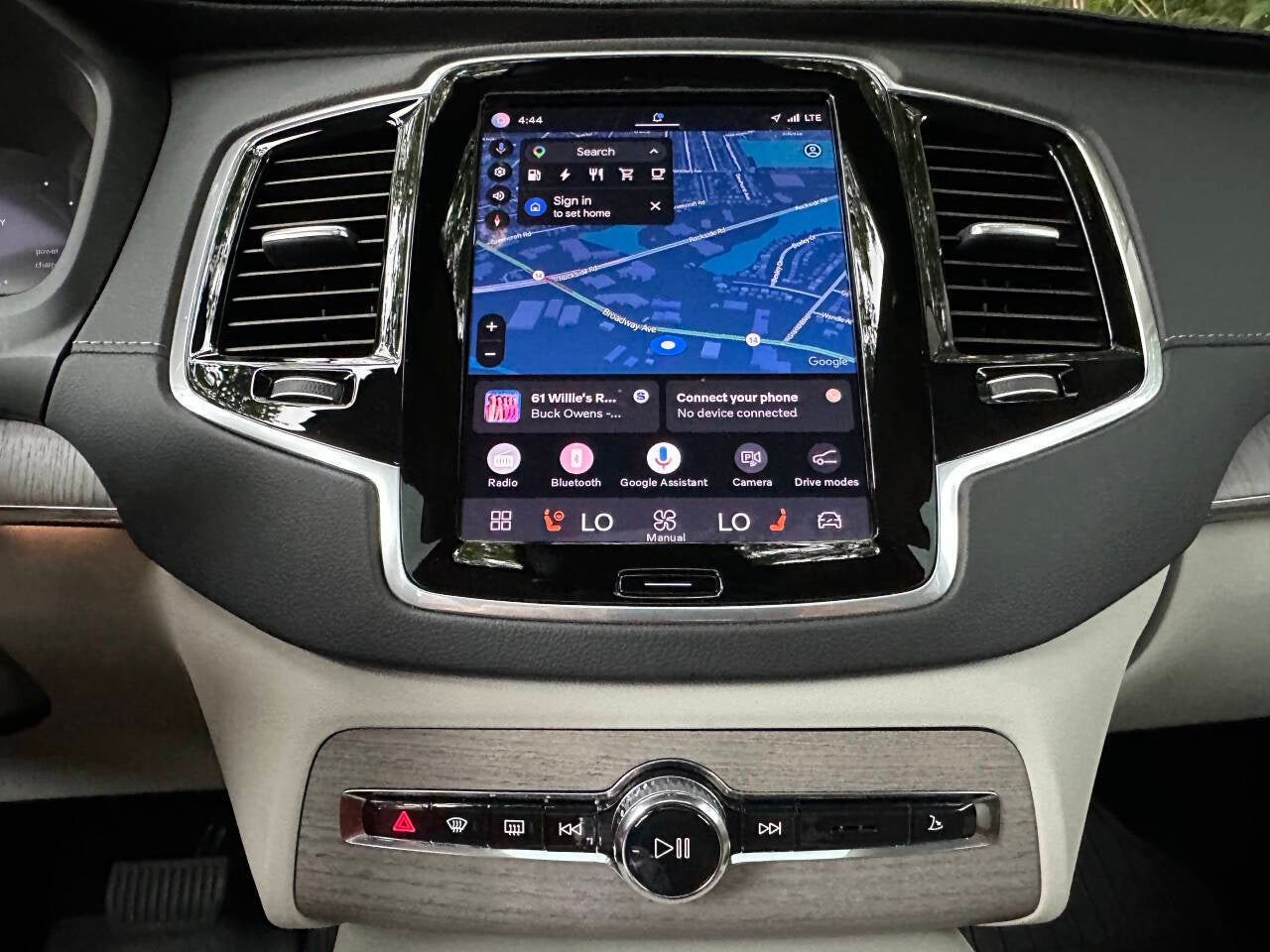 2023 Volvo XC90 Recharge T8 Ultimate Bright Theme 6P eAWD 6 Passenger 4dr SUV