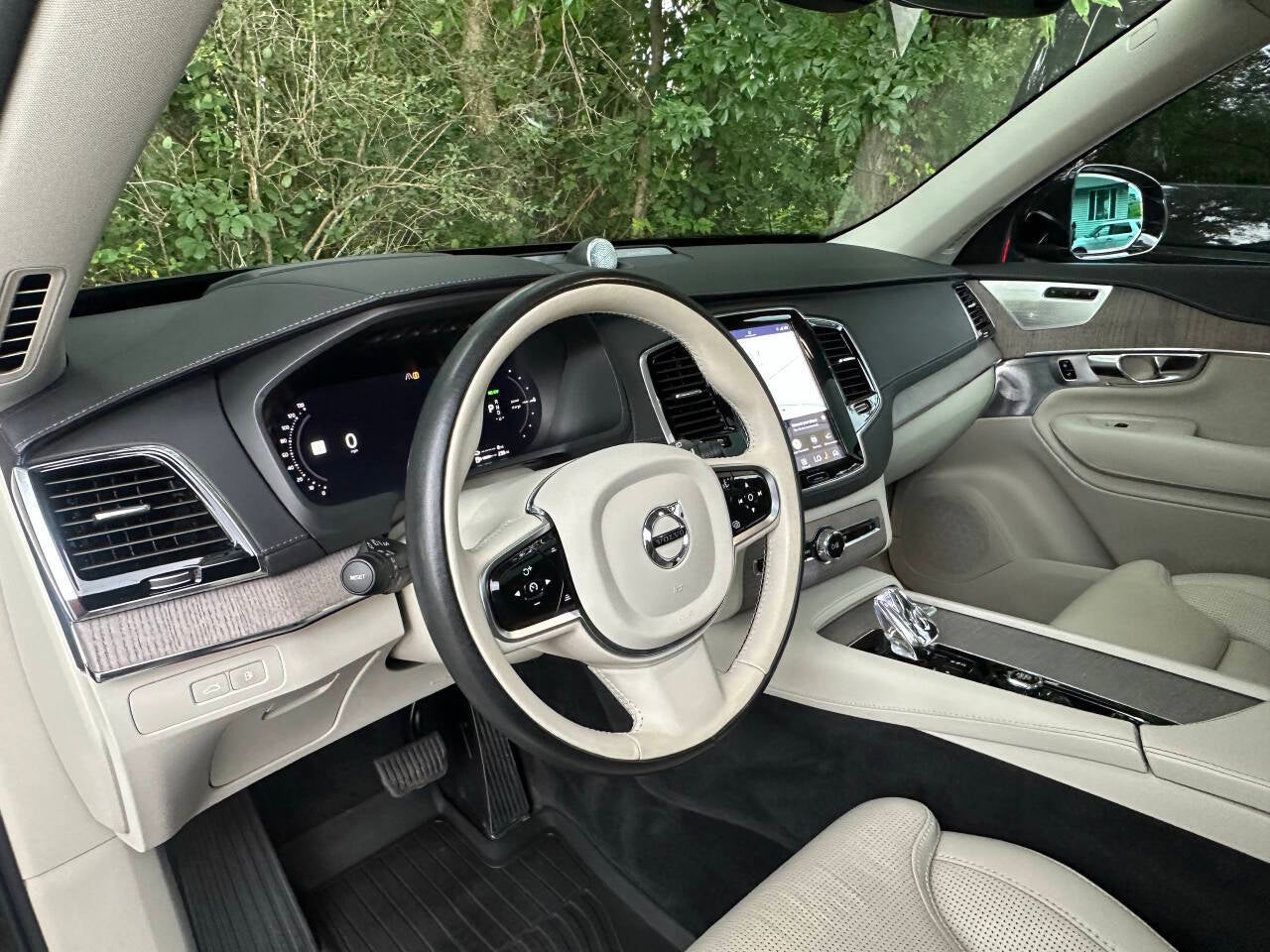 2023 Volvo XC90 Recharge T8 Ultimate Bright Theme 6P eAWD 6 Passenger 4dr SUV