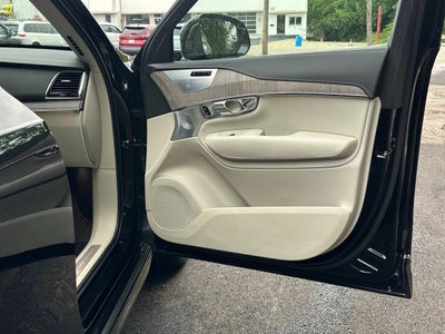 2023 Volvo XC90 Recharge T8 Ultimate Bright Theme 6P eAWD 6 Passenger 4dr SUV