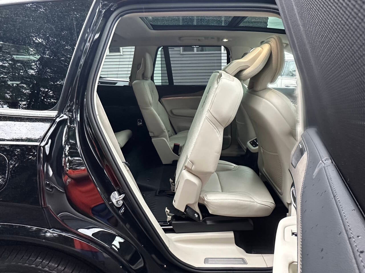 2023 Volvo XC90 Recharge T8 Ultimate Bright Theme 6P eAWD 6 Passenger 4dr SUV