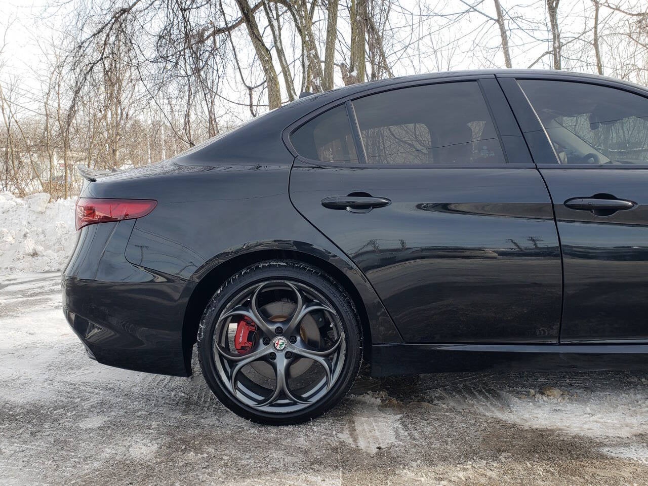 2017 Alfa Romeo Giulia Ti AWD 4dr Sedan