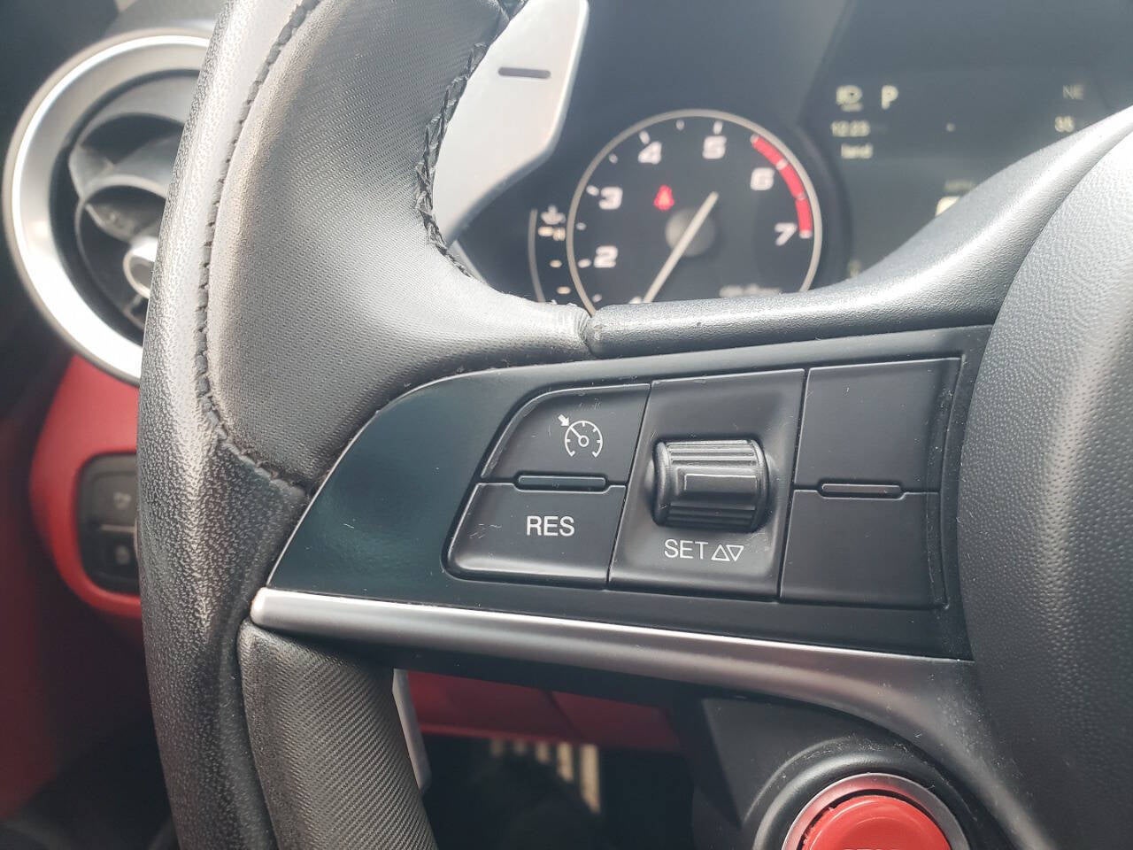 2017 Alfa Romeo Giulia Ti AWD 4dr Sedan