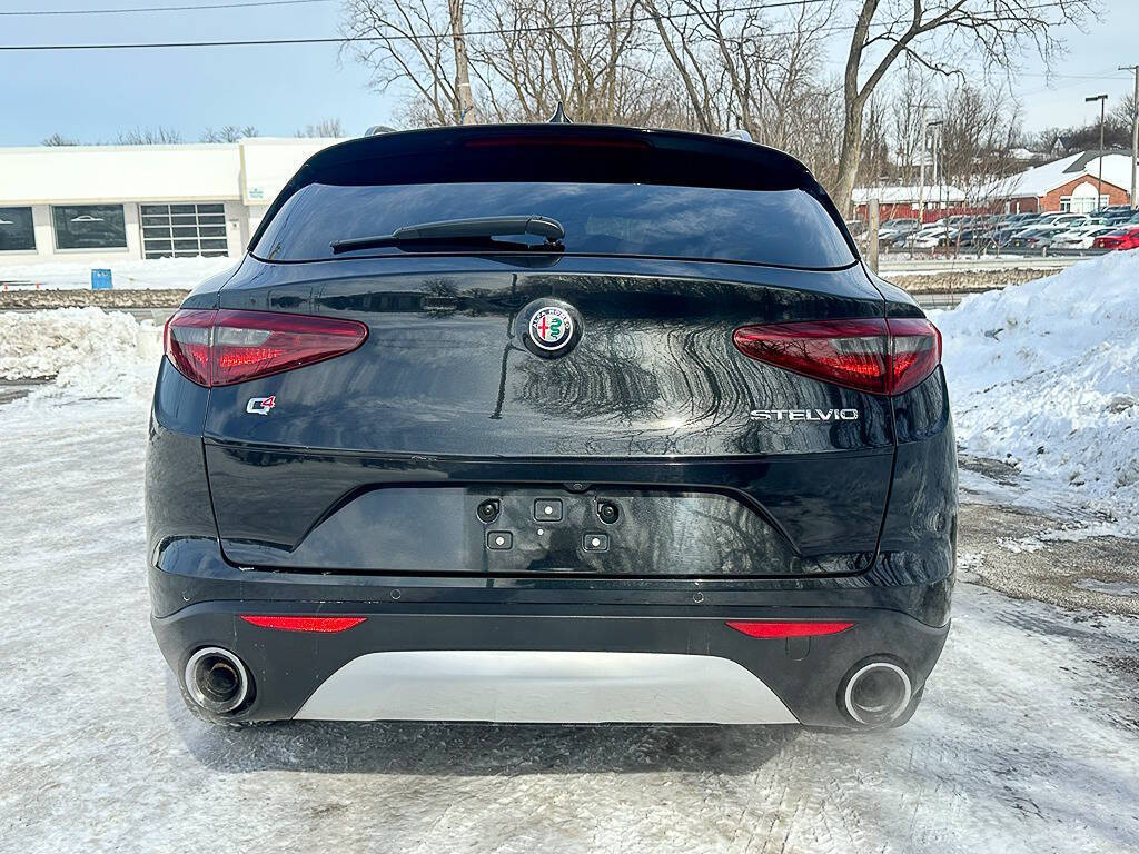 2018 Alfa Romeo Stelvio Ti AWD 4dr Crossover